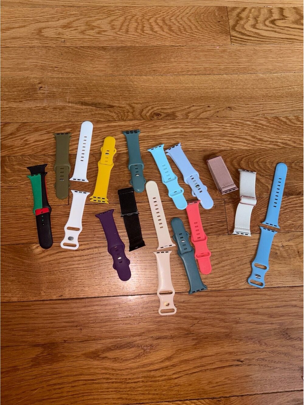 ThreeTurtlesCo. silicone Apple Watch bands feature a simple, snap-closure design